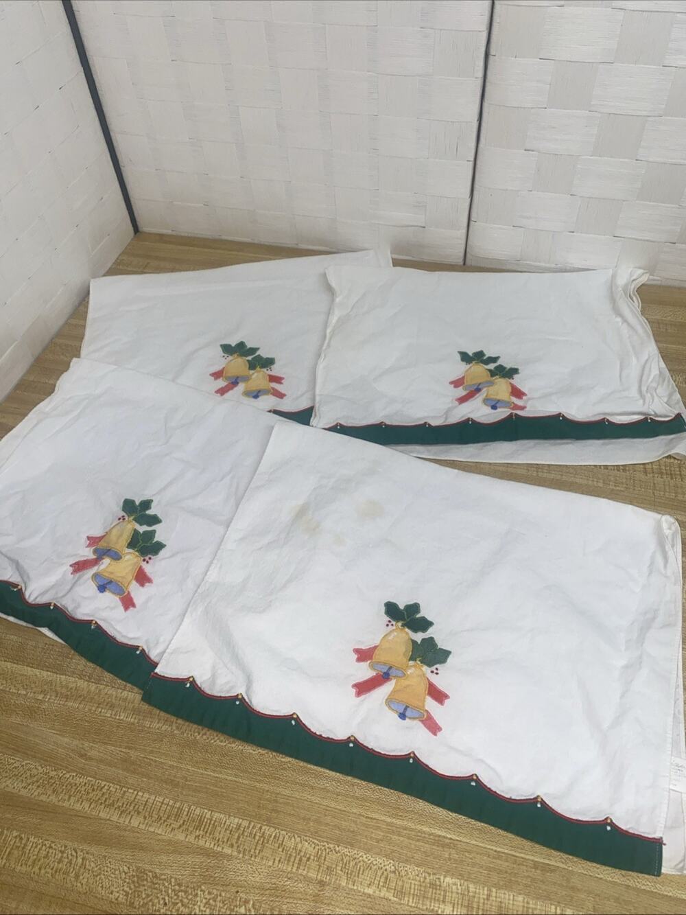 80s LILLIAN Kitchen Tea Towels (4) FARMHOUSE Cotton Christmas Bells Holley